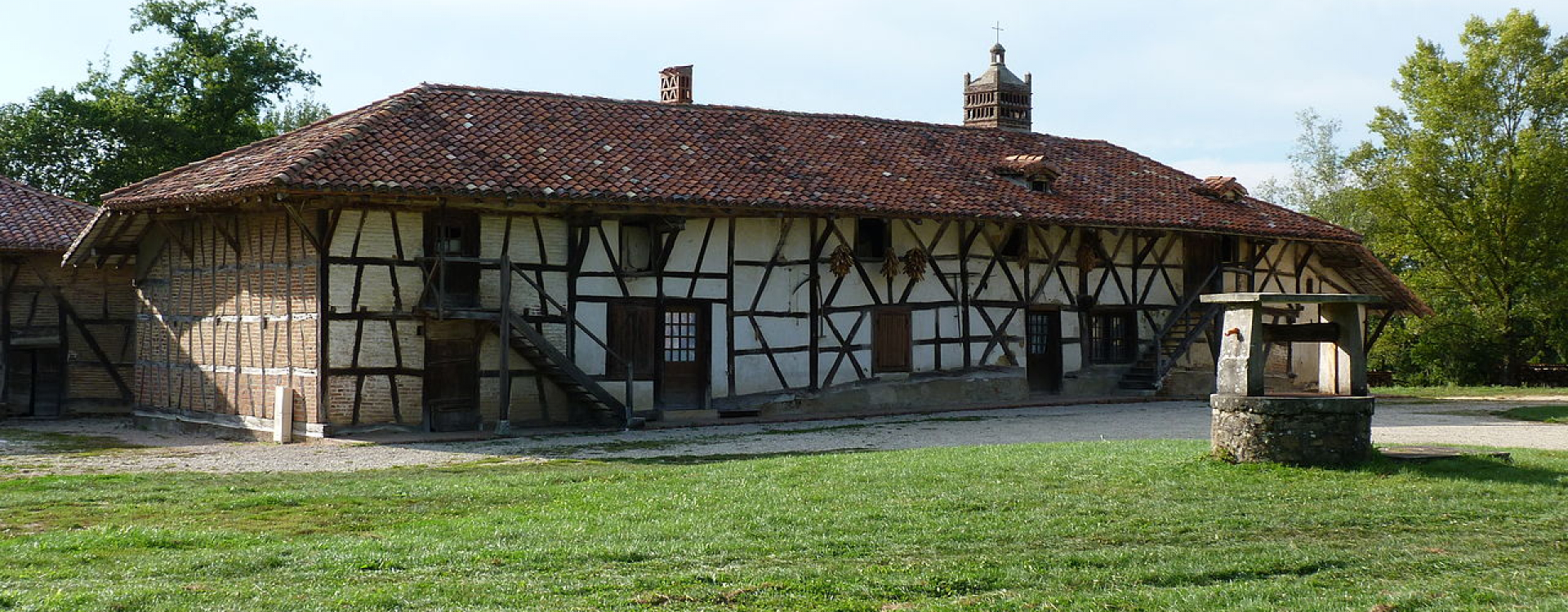 1280px-Ferme_de_Sougey